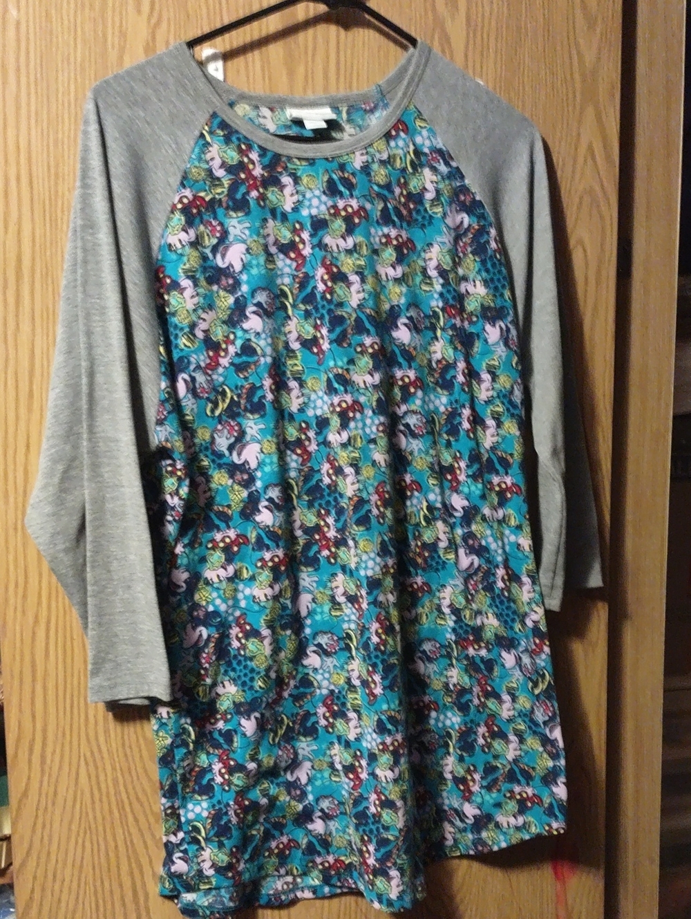 LuLaRoe Minnie Mouse All over Multicolor Print Raglan Long Sleeve Top